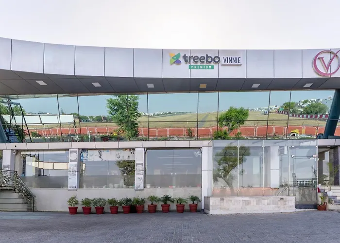 Treebo Premium Vinnie - Near Airport Jaipur